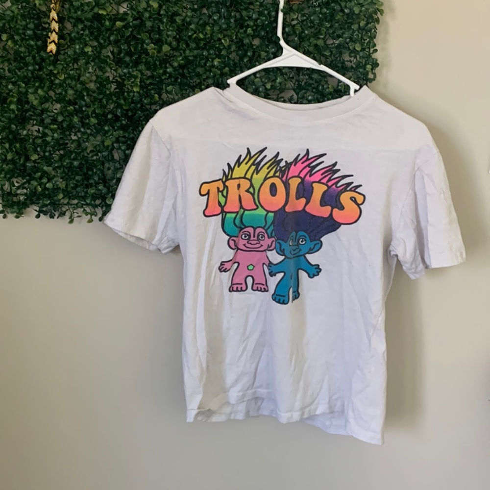 White graphic tee